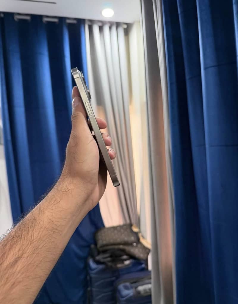 Apple iPhone 15 Pro Max 1