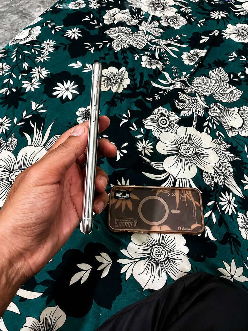 Apple iPhone X 1