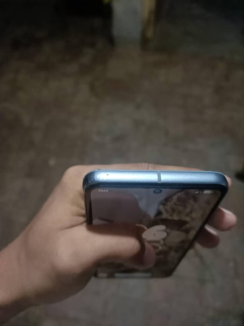 Google Pixel 8 5