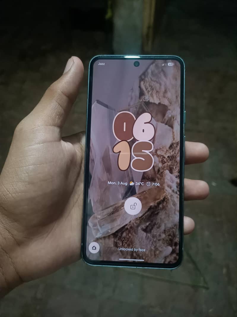 Google Pixel 8 6