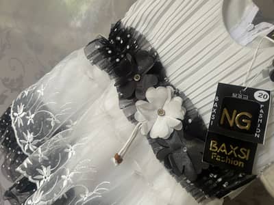 Baby black and white  dress premium in quality and new dress