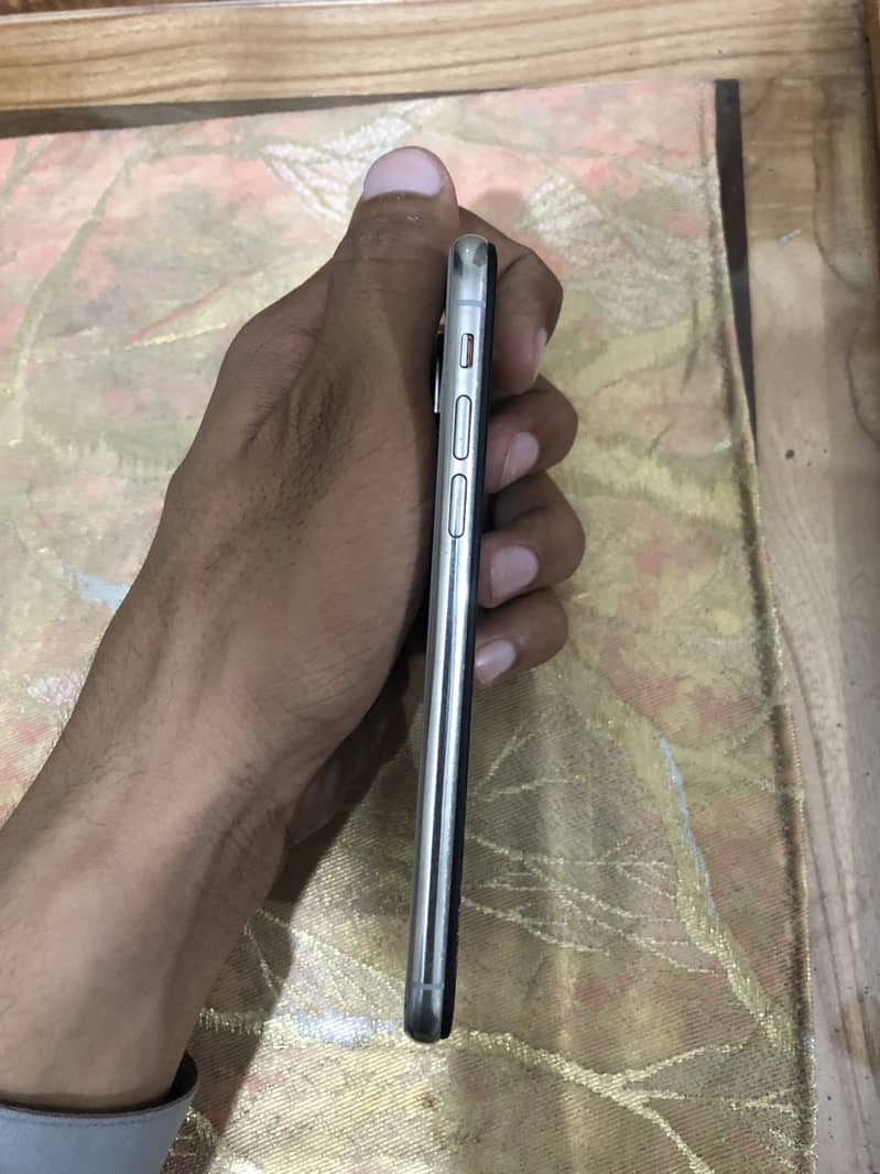 Apple iPhone X 5