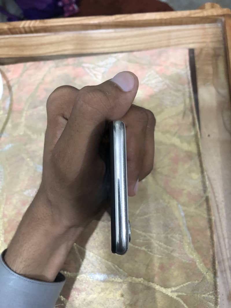 Apple iPhone X 6