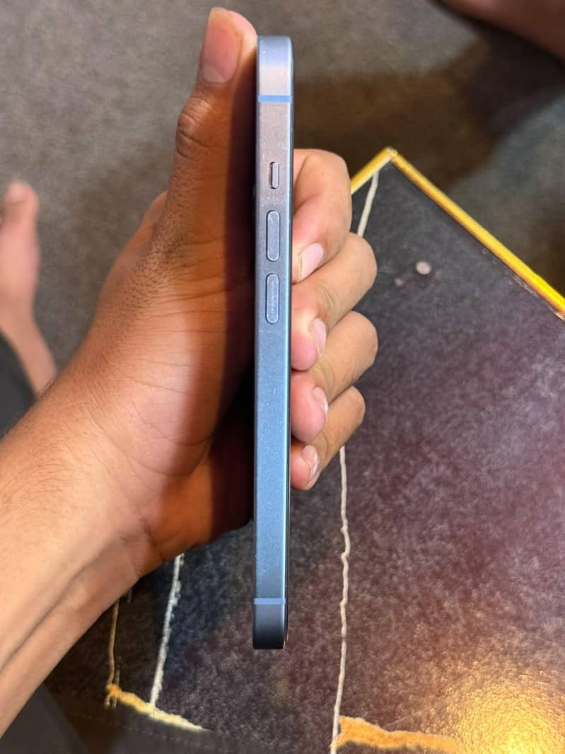 Apple iPhone 14 3