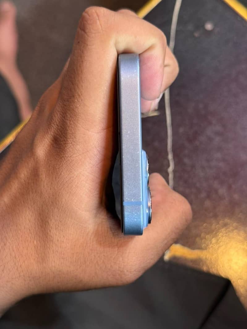 Apple iPhone 14 4