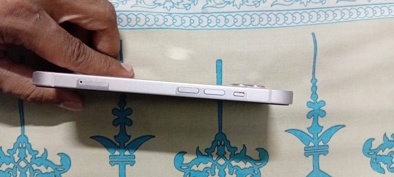 iPhone 13 1