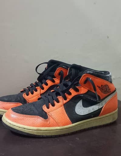 NIKE AIR JORDAN LOW MID RETRO