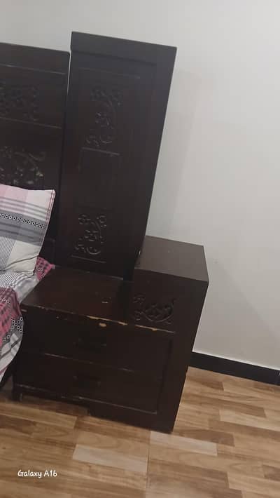 1 dressing 2 side tables 1 devider 1 bed
