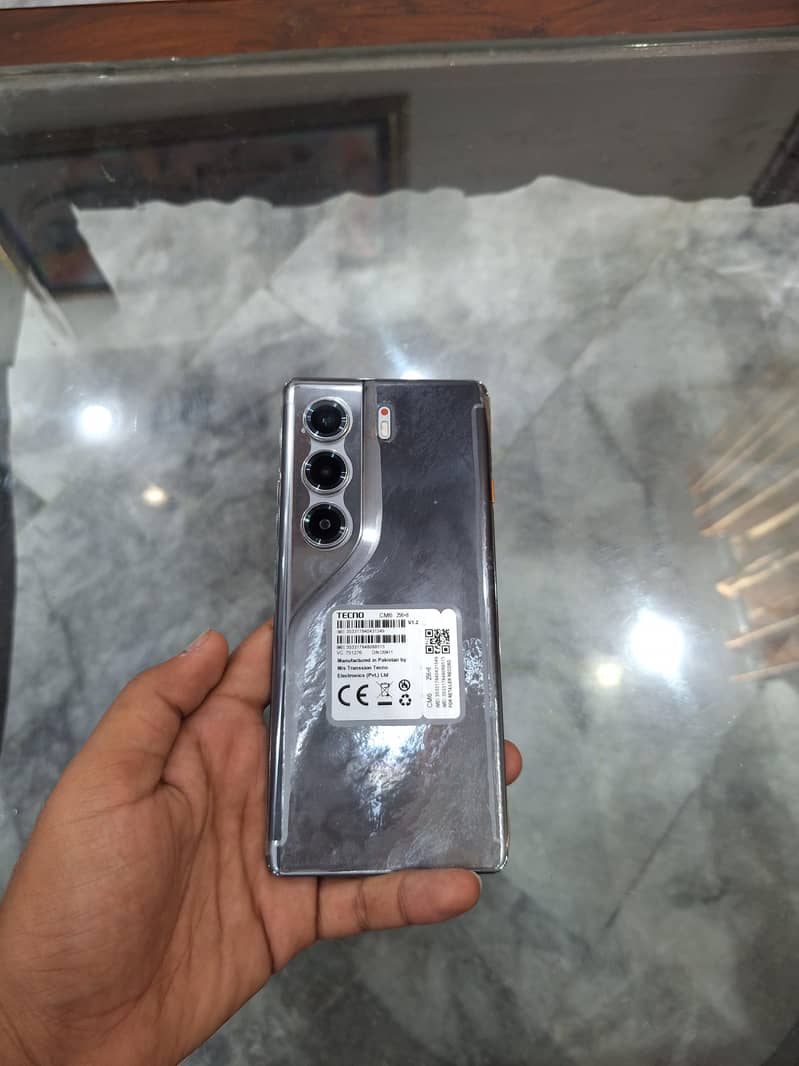Tecno CAMON 40 Pro 1