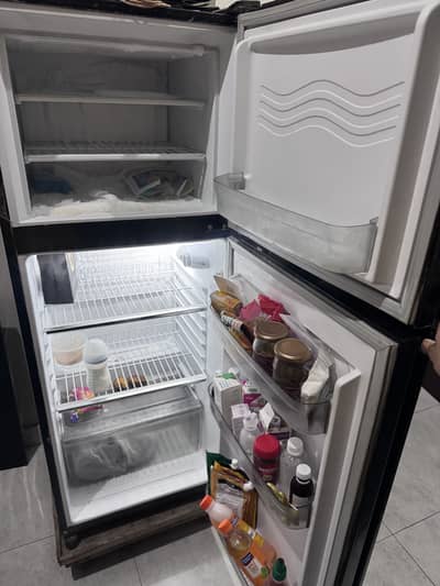 Waves Mini Refrigerator (Single Door) – Excellent Condition – For Sale
