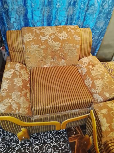 four seeter sofa set