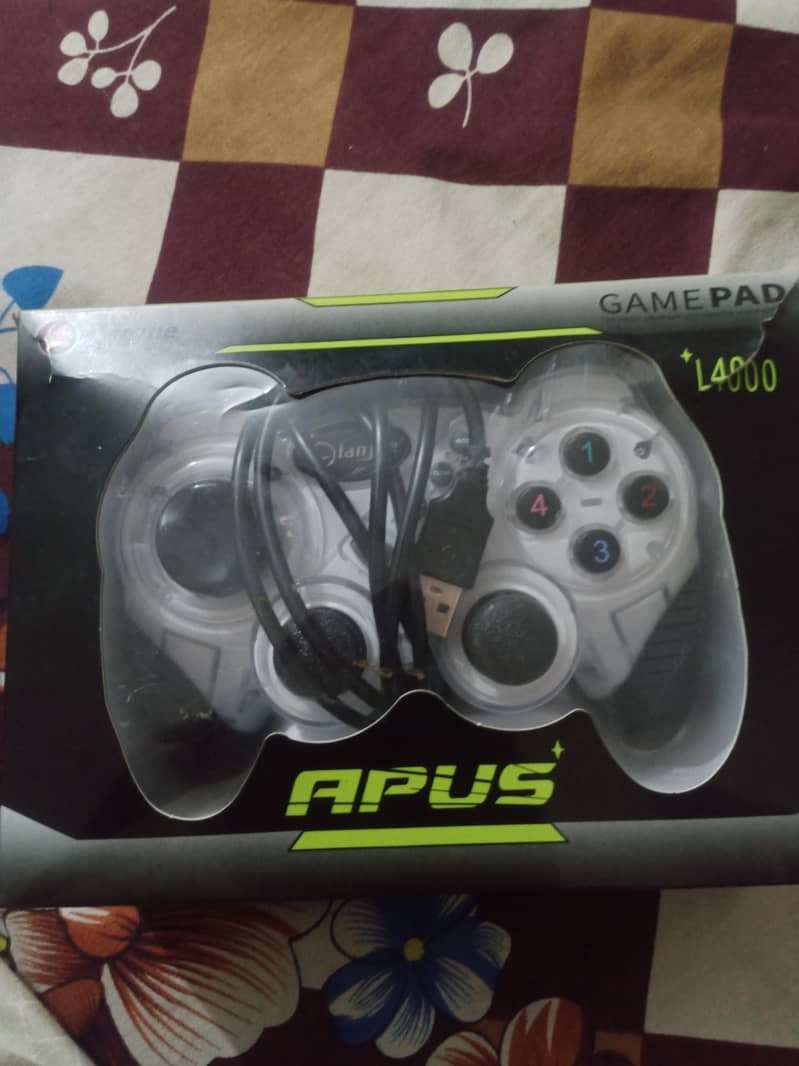 L4000 game controller 3