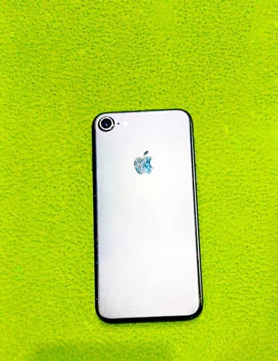 Apple iPhone 7