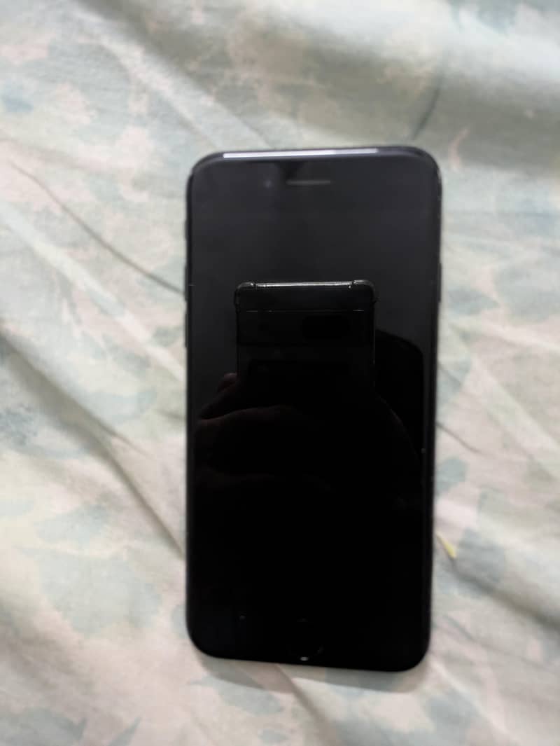 Apple iPhone 7 2
