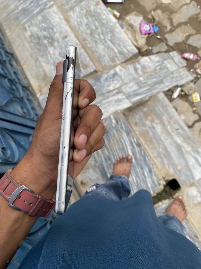 Google Pixel 7 4