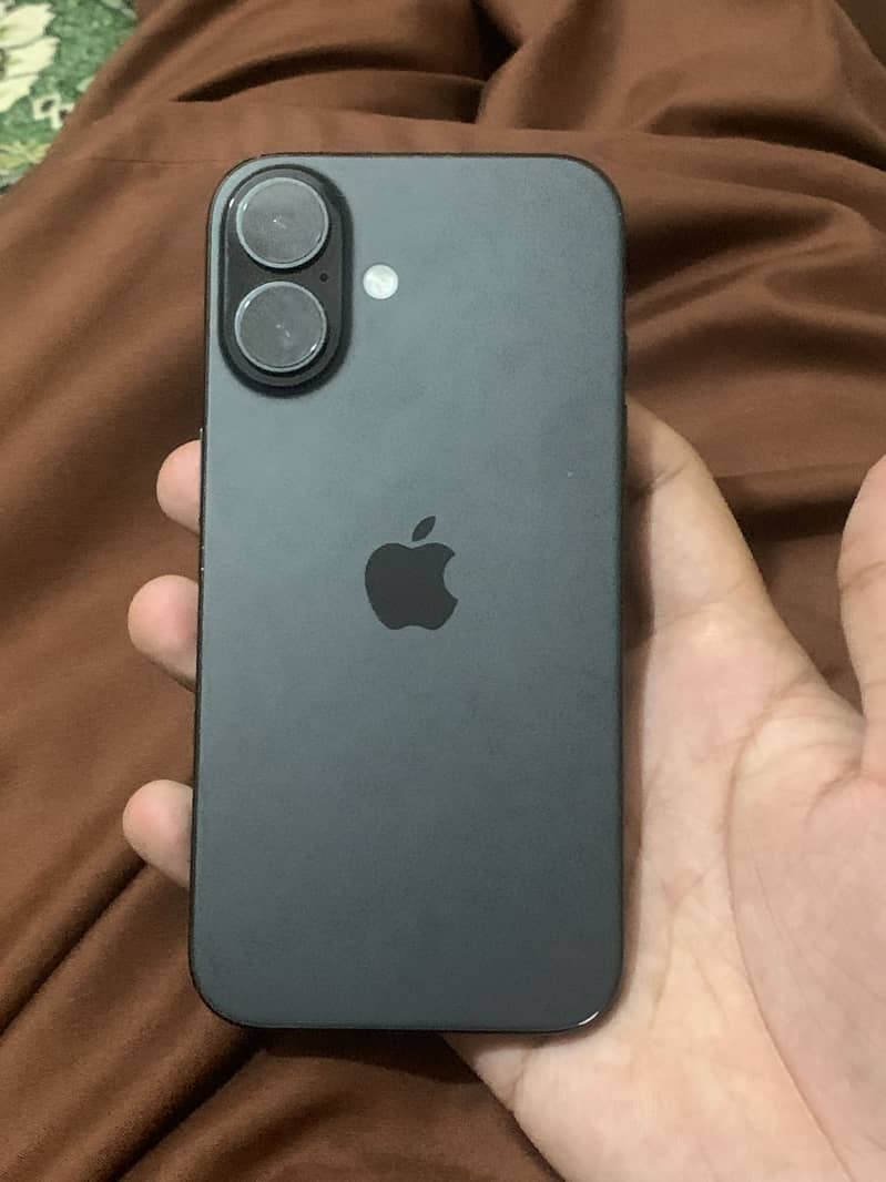 Apple iPhone 16 1
