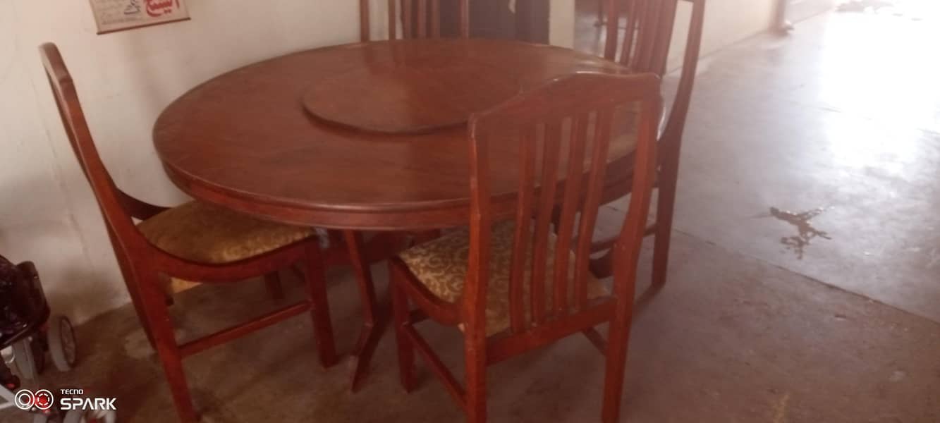 Dining table 0