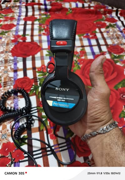 Sony MDR7506 Professional studio monitor headphones