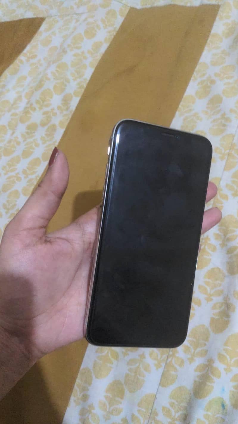 Apple iPhone X 3