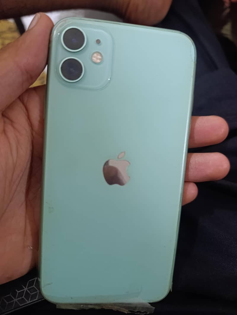 iPhone 11 4