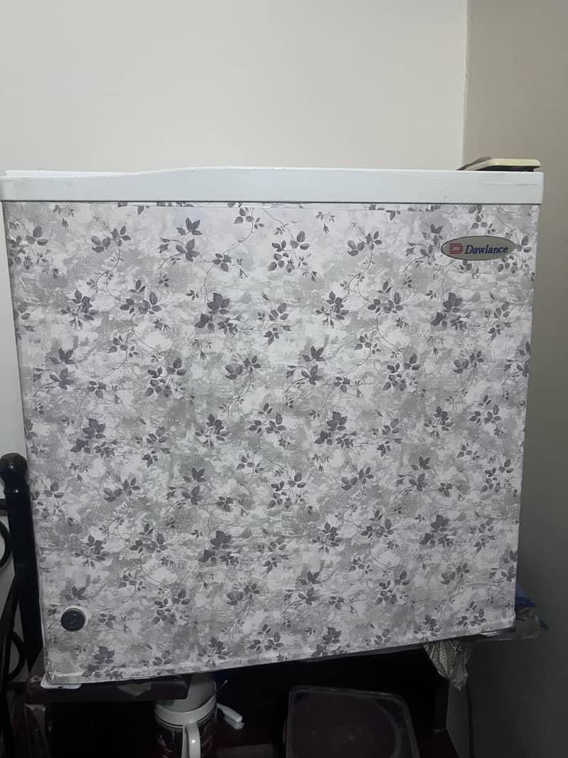 dawlance mini fridge 0