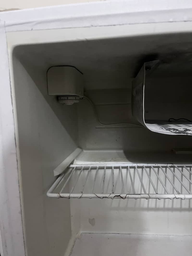 dawlance mini fridge 2