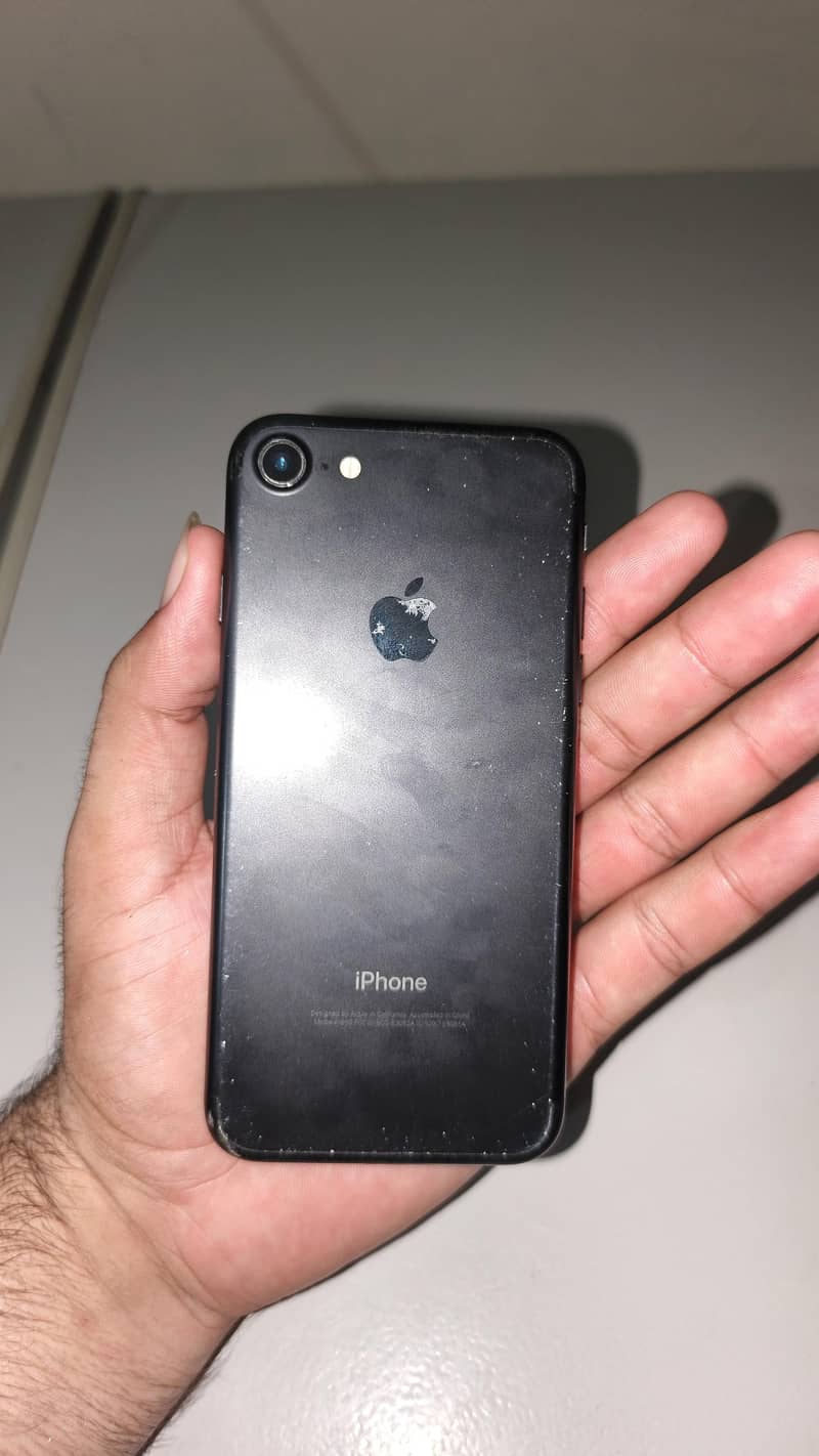 Apple iPhone 7 0
