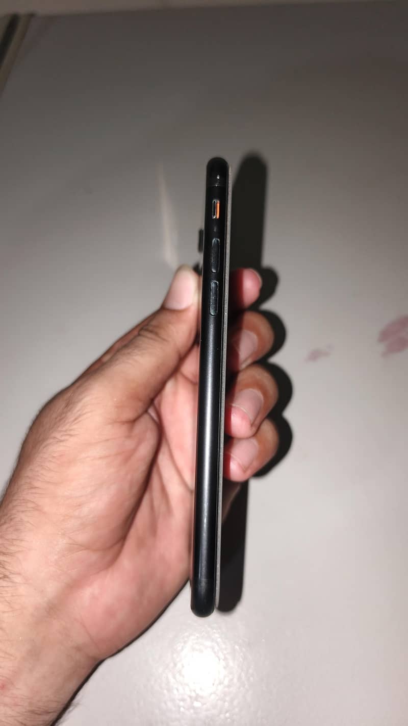Apple iPhone 7 3