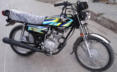 Honda 125 black
