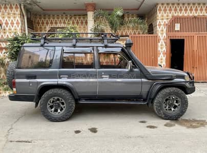 Toyota Land Cruiser 1990