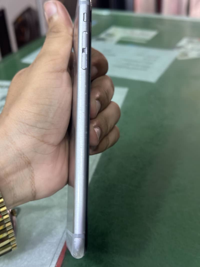 Apple iPhone 6S Plus 5