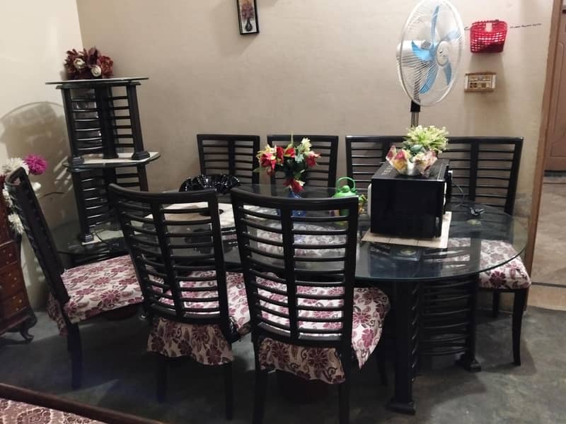 Dining table 0