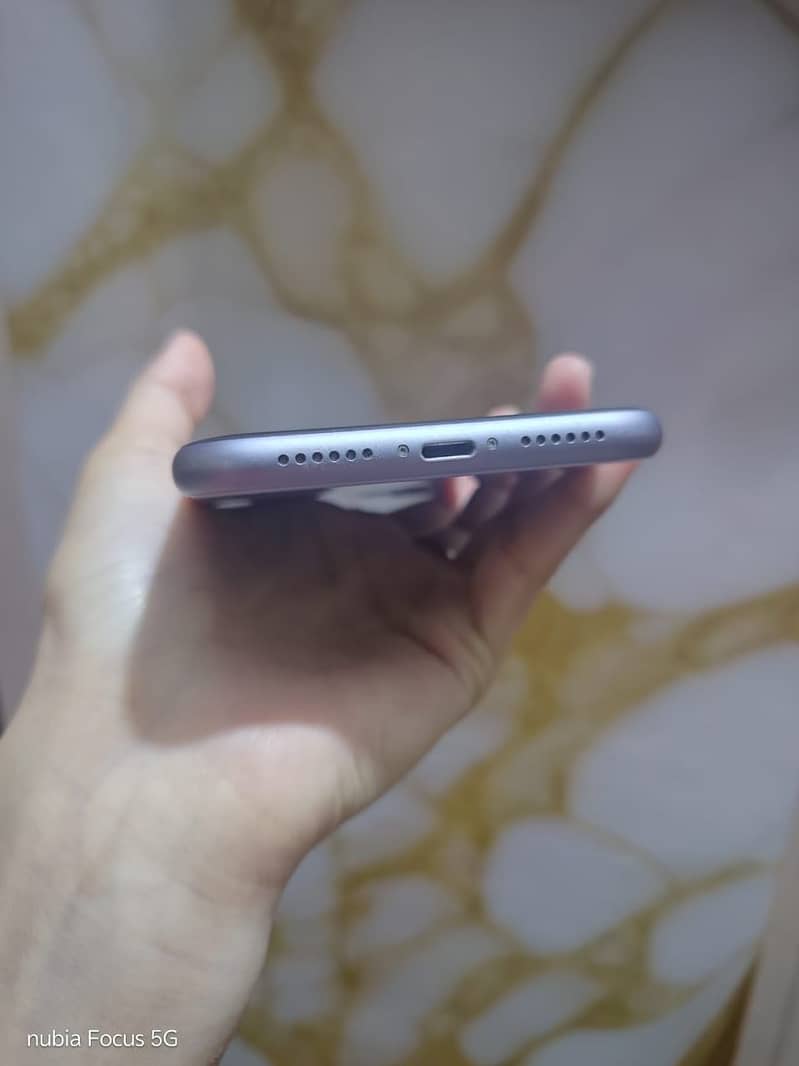 Apple iPhone 11 5