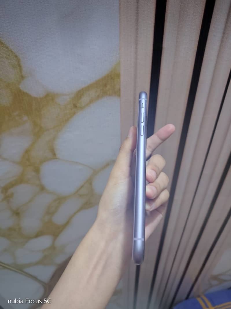 Apple iPhone 11 6