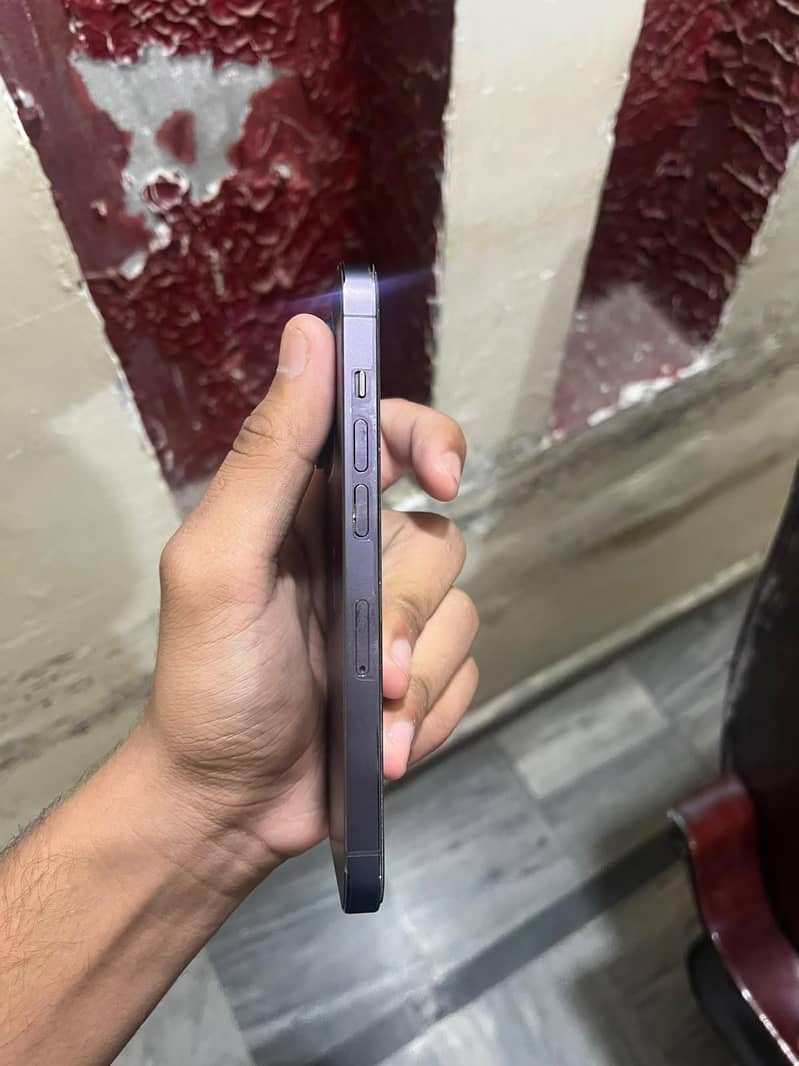 Apple iPhone 14 Pro 2