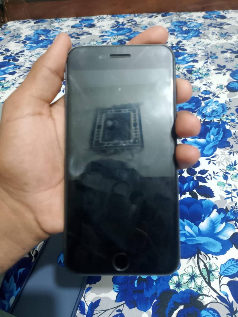 Apple iPhone 8 Plus 5