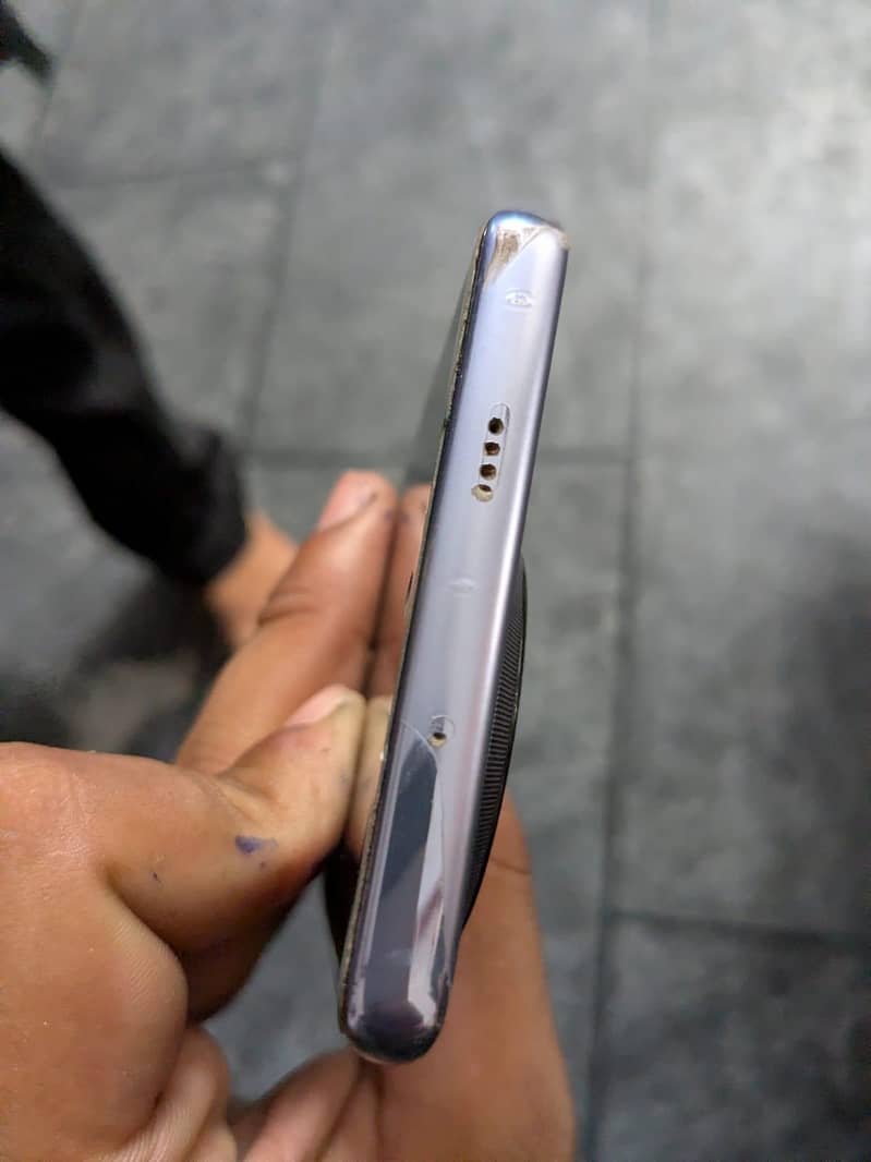 Tecno CAMON 30S 7