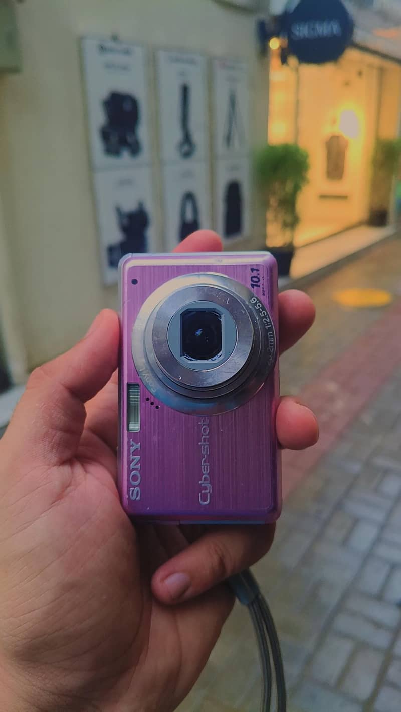 Sony 10.1 MEGA PIXELS Digital Camera 2