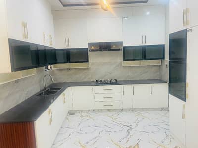 7 Marla beautifull brandnew upper portion for rent with water bore