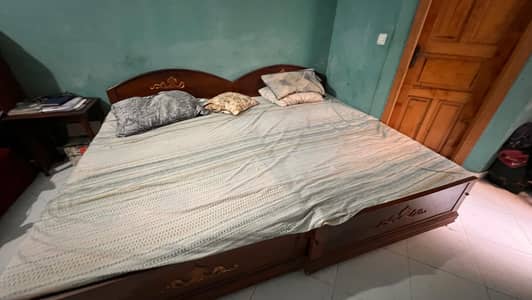 Sheesham bed