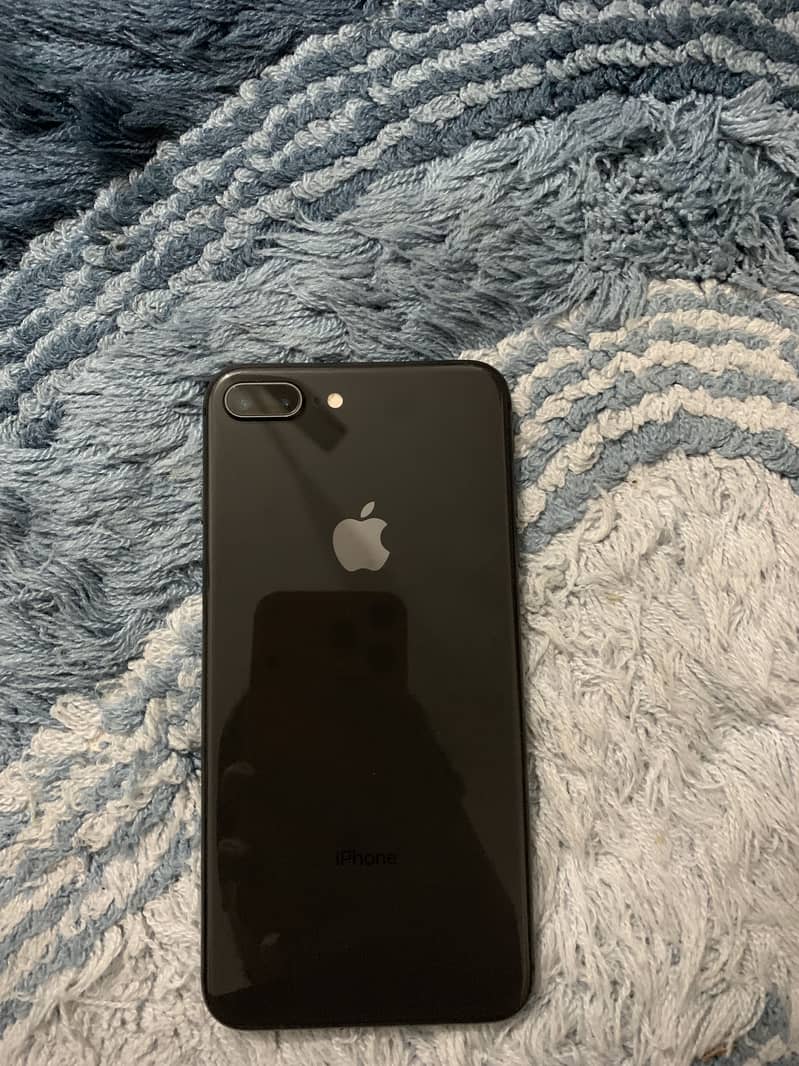 Apple iPhone 8 Plus 0