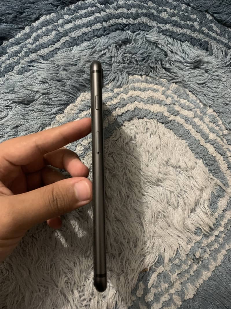 Apple iPhone 8 Plus 2