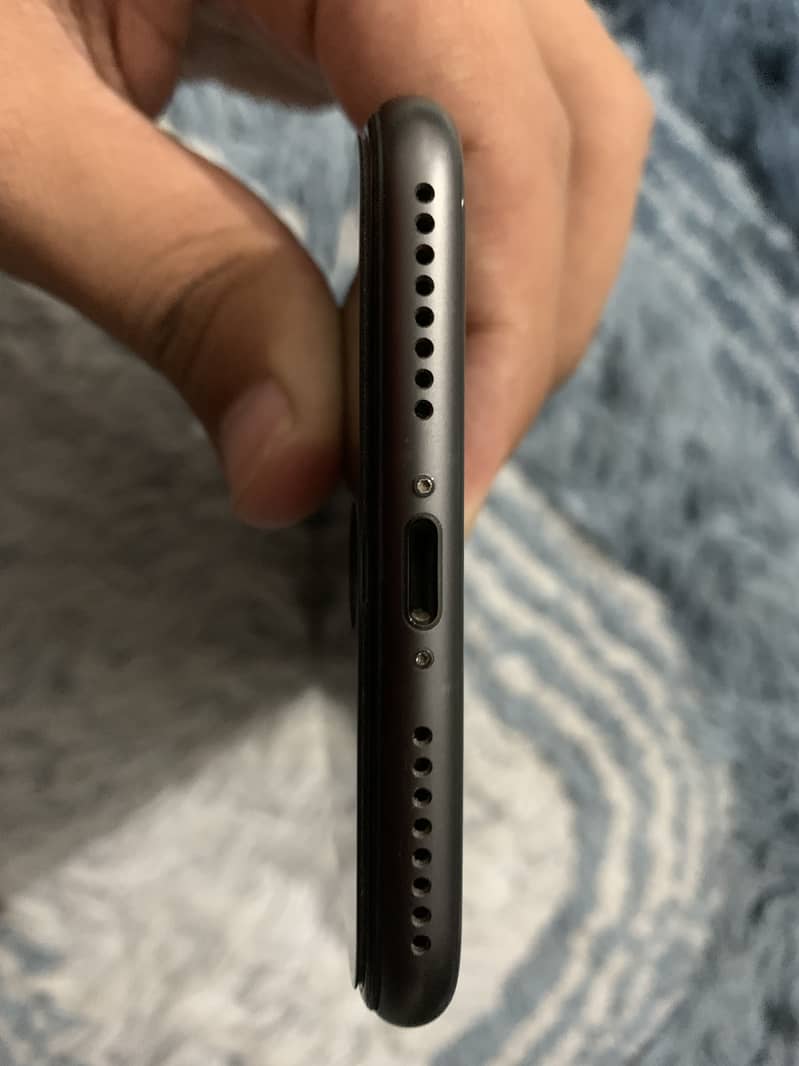 Apple iPhone 8 Plus 4