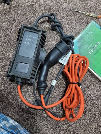 APTIV PORTABLE ELECTRIC VEHICLE (EV) CHARGER