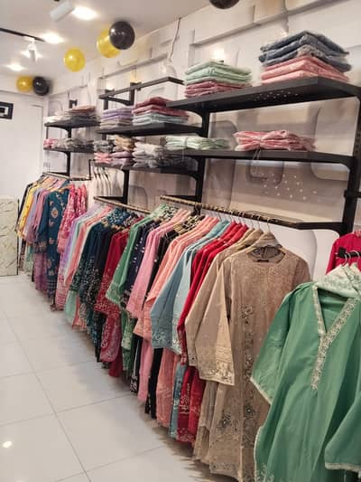 Garments salas man