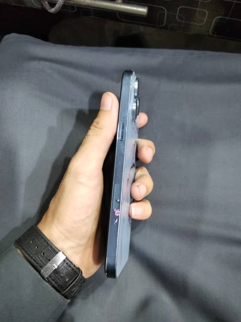 iPhone 13 Pro Max 1