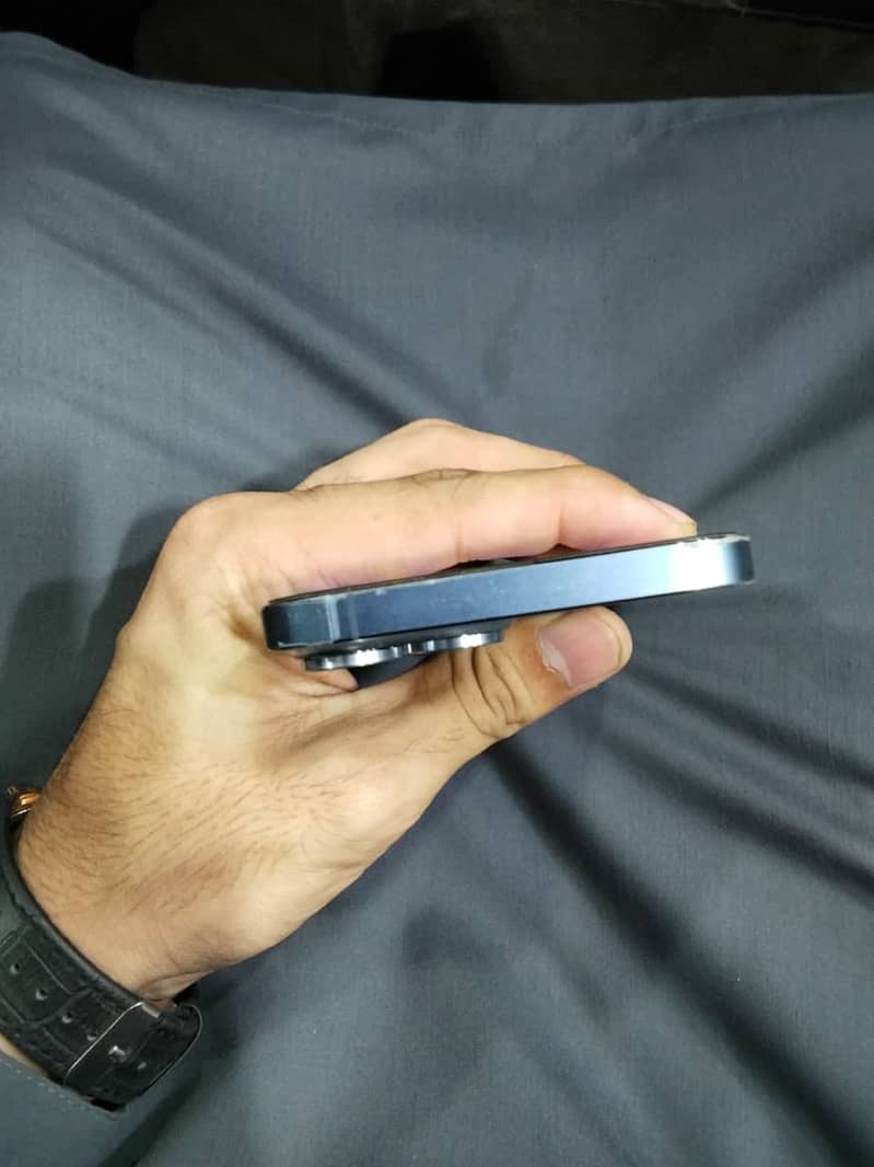 iPhone 13 Pro Max 5