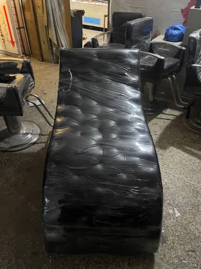 Facial beds and shampoo unit for parlour and Salon