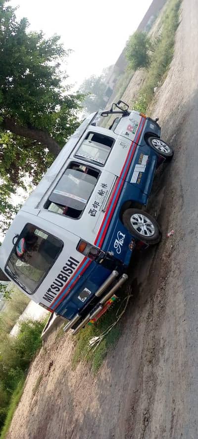 Mitsubishi hiace