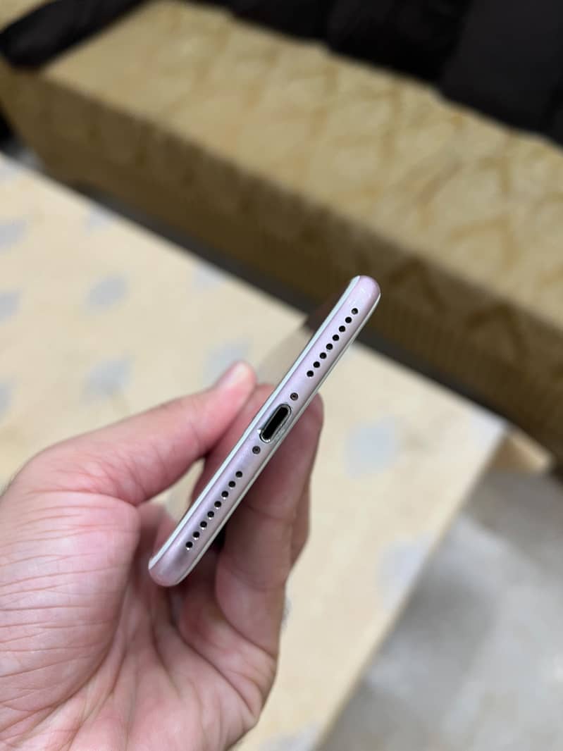 Apple iPhone 7 Plus 4